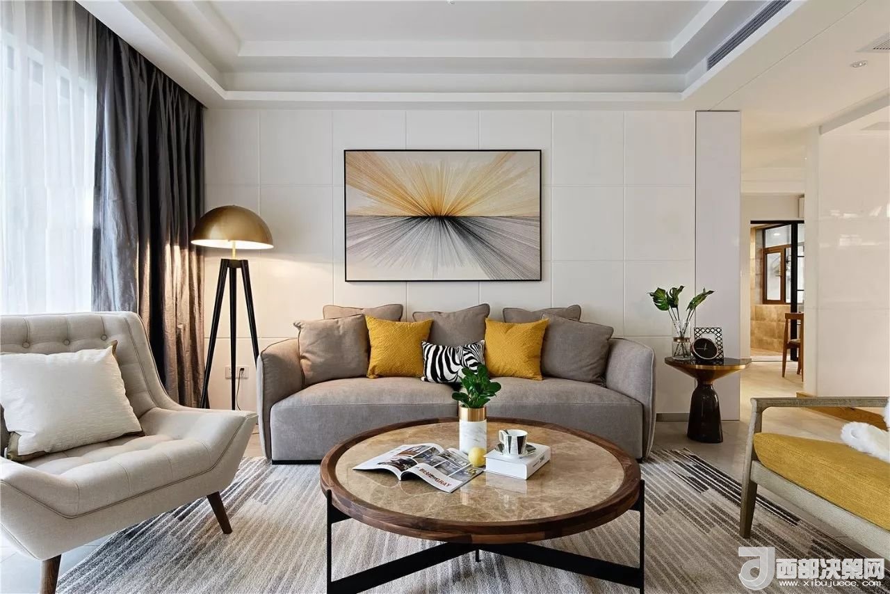 沙發(fā)背景墻選對裝飾畫，才能美了整個客廳空間！