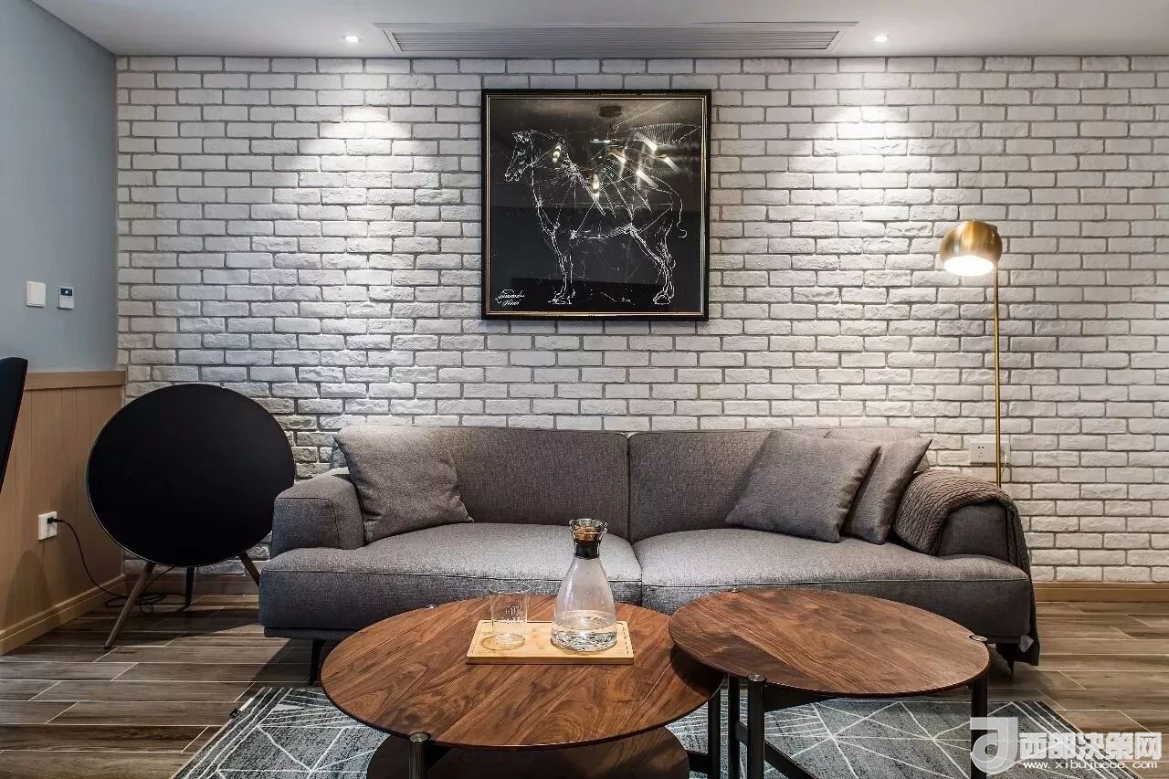 沙發(fā)背景墻選對裝飾畫，才能美了整個客廳空間！