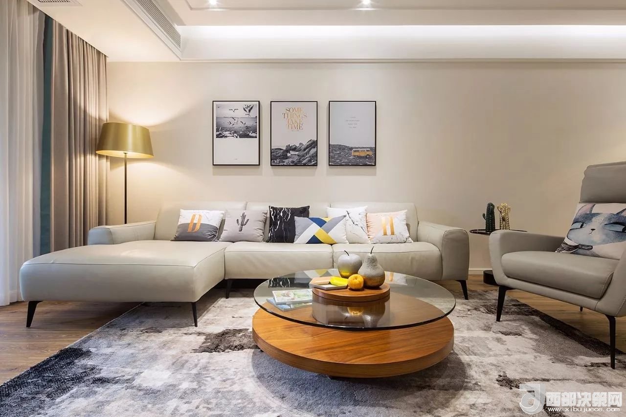 沙發(fā)背景墻選對裝飾畫，才能美了整個客廳空間！