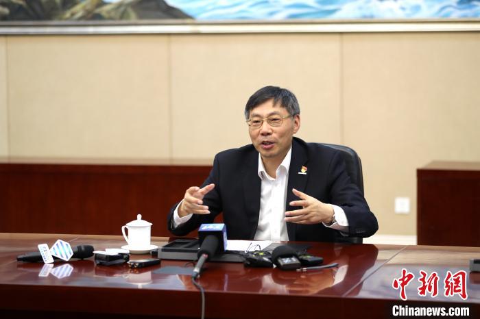 近日，全國人大代表、浪潮集團董事長兼CEO孫丕恕接受媒體采訪。浪潮集圖供圖