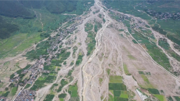 ▲圖為涼山冕寧山洪現(xiàn)場，來源：四川消防。